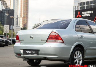 Подержанный автомобиль Nissan Almera Classic 2006 года (16 фото)