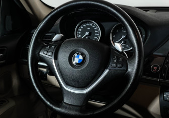 Подержанный автомобиль BMW X6 2009 года (15 фото)