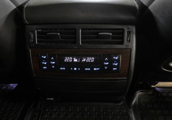 Подержанный автомобиль Toyota Land Cruiser Suv 2021 года (21 фото)