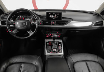 Подержанный автомобиль Audi A6 Sedan 2011 года (8 фото)