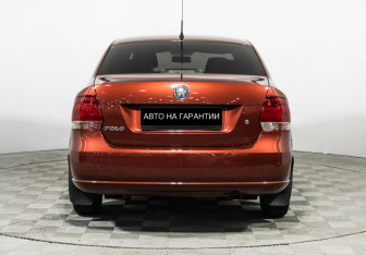 Подержанный автомобиль Volkswagen Polo Sedan 2012 года (4 фото)