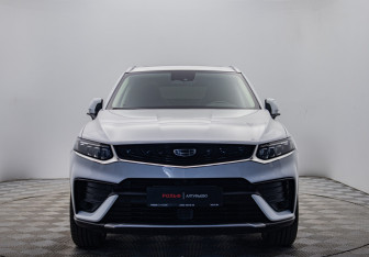Подержанный автомобиль Geely Tugella 2022 года (8 фото)