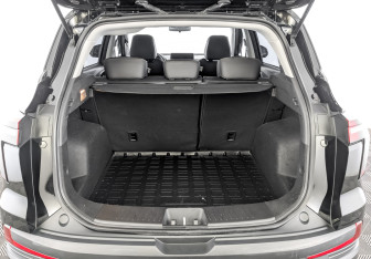 Подержанный автомобиль Москвич 3 2024 года (10 фото)