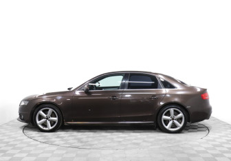 Подержанный автомобиль Audi A4 Sedan 2011 года (8 фото)
