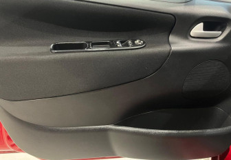 Подержанный автомобиль Peugeot 207 Hatchback 2008 года (12 фото)