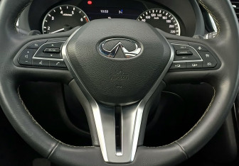 Подержанный автомобиль Infiniti QX50 2019 года (14 фото)