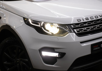 Подержанный автомобиль Land Rover Discovery Sport 2015 года (23 фото)