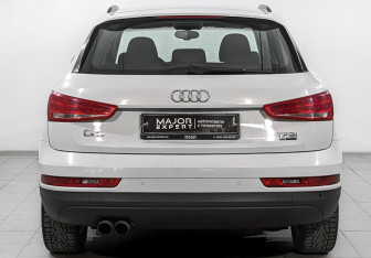 Подержанный автомобиль Audi Q3 2015 года (7 фото)