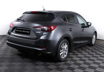 Подержанный автомобиль Mazda 3 Hatchback 2016 года (5 фото)