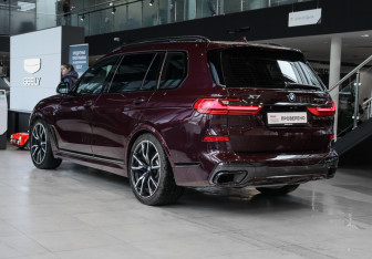 Подержанный автомобиль BMW X7 2020 года (6 фото)