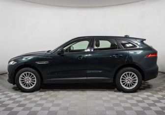 Подержанный автомобиль Jaguar F-Pace 2017 года (8 фото)