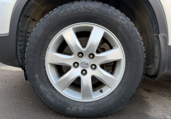 Подержанный автомобиль Kia Sorento 2012 года (9 фото)