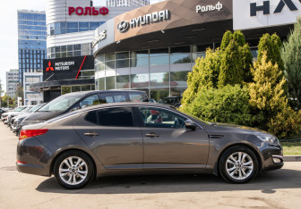 Подержанный автомобиль Kia Optima Sedan 2012 года (3 фото)