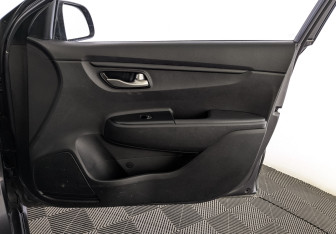 Подержанный автомобиль Kia Rio Hatchback 2021 года (22 фото)