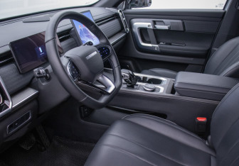 Подержанный автомобиль Jaecoo J7 2024 года (10 фото)