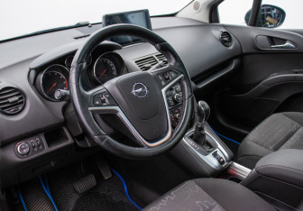 Подержанный автомобиль Opel Meriva 2014 года (9 фото)