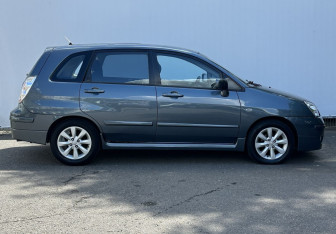 Подержанный автомобиль Suzuki Liana Wagon 2007 года (4 фото)