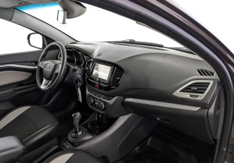 Подержанный автомобиль LADA (ВАЗ) Vesta Wagon 2019 года (13 фото)