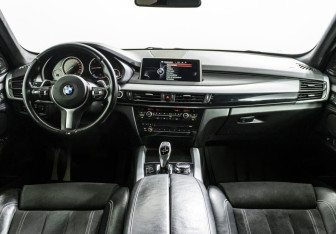 Подержанный автомобиль BMW X5 2016 года (16 фото)