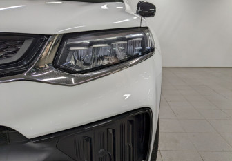 Подержанный автомобиль Geely Tugella 2023 года (17 фото)