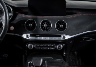 Подержанный автомобиль Kia Stinger 2021 года (13 фото)