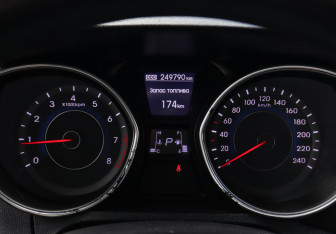 Подержанный автомобиль Hyundai Elantra Sedan 2013 года (9 фото)