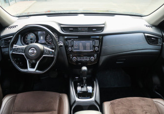Подержанный автомобиль Nissan X-Trail 2022 года (10 фото)