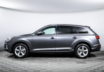Подержанный автомобиль Audi Q7 2023 года (8 фото)