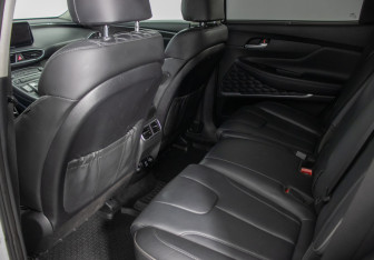 Подержанный автомобиль Hyundai Santa Fe 2021 года (11 фото)