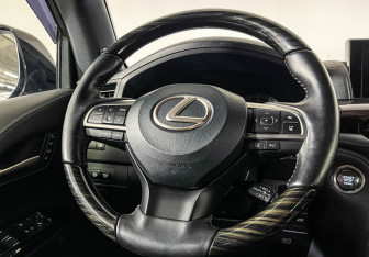 Подержанный автомобиль Lexus LX 2019 года (14 фото)