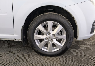 Подержанный автомобиль LADA (ВАЗ) Largus Wagon 2024 года (18 фото)