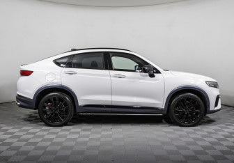 Подержанный автомобиль Geely Tugella 2022 года (4 фото)