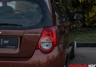Подержанный автомобиль Chevrolet Aveo Hatchback 2011 года (17 фото)