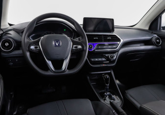 Подержанный автомобиль Changan Alsvin 2023 года (8 фото)