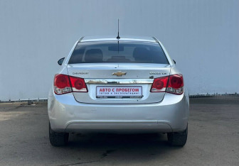 Подержанный автомобиль Chevrolet Cruze Sedan 2012 года (6 фото)