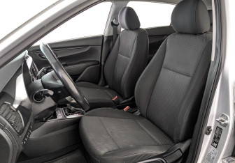 Подержанный автомобиль Kia Rio Hatchback 2021 года (17 фото)