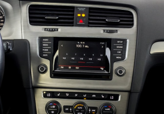 Подержанный автомобиль Volkswagen Golf Hatchback 2013 года (15 фото)