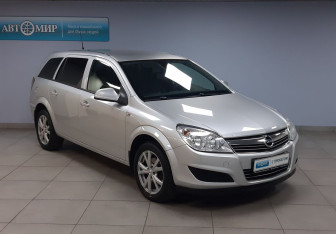 Подержанный автомобиль Opel Astra Wagon 2014 года (3 фото)
