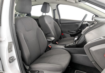 Подержанный автомобиль Ford Focus Sedan 2016 года (23 фото)