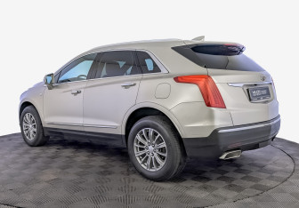 Подержанный автомобиль Cadillac XT5 2016 года (7 фото)