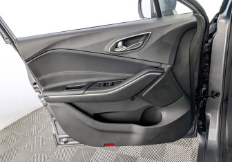 Подержанный автомобиль Москвич 3 2023 года (19 фото)