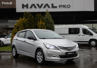 Подержанный автомобиль Hyundai Solaris Hatchback 2014 года (2 фото)