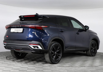 Подержанный автомобиль Omoda C5 2024 года (5 фото)