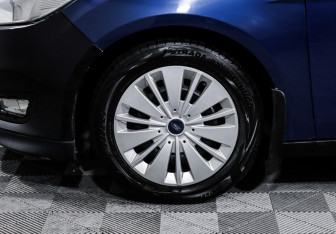 Подержанный автомобиль Ford Focus Hatchback 2017 года (15 фото)