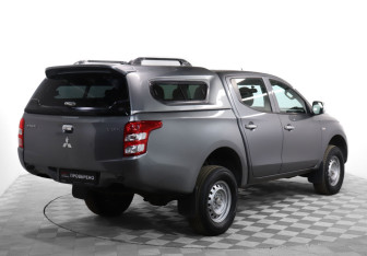 Подержанный автомобиль Mitsubishi L200 2018 года (5 фото)