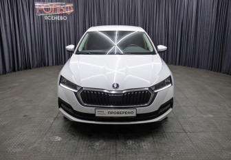 Подержанный автомобиль Skoda Octavia Liftback 2020 года (2 фото)