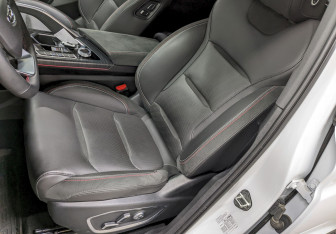 Подержанный автомобиль Geely Tugella 2023 года (14 фото)