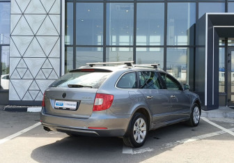 Подержанный автомобиль Skoda Superb Wagon 2012 года (5 фото)
