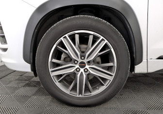 Подержанный автомобиль Exeed LX 2022 года (18 фото)