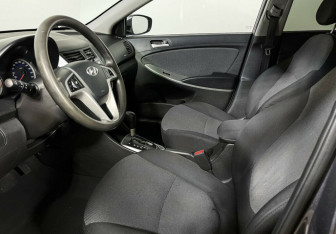 Подержанный автомобиль Hyundai Solaris Sedan 2013 года (7 фото)